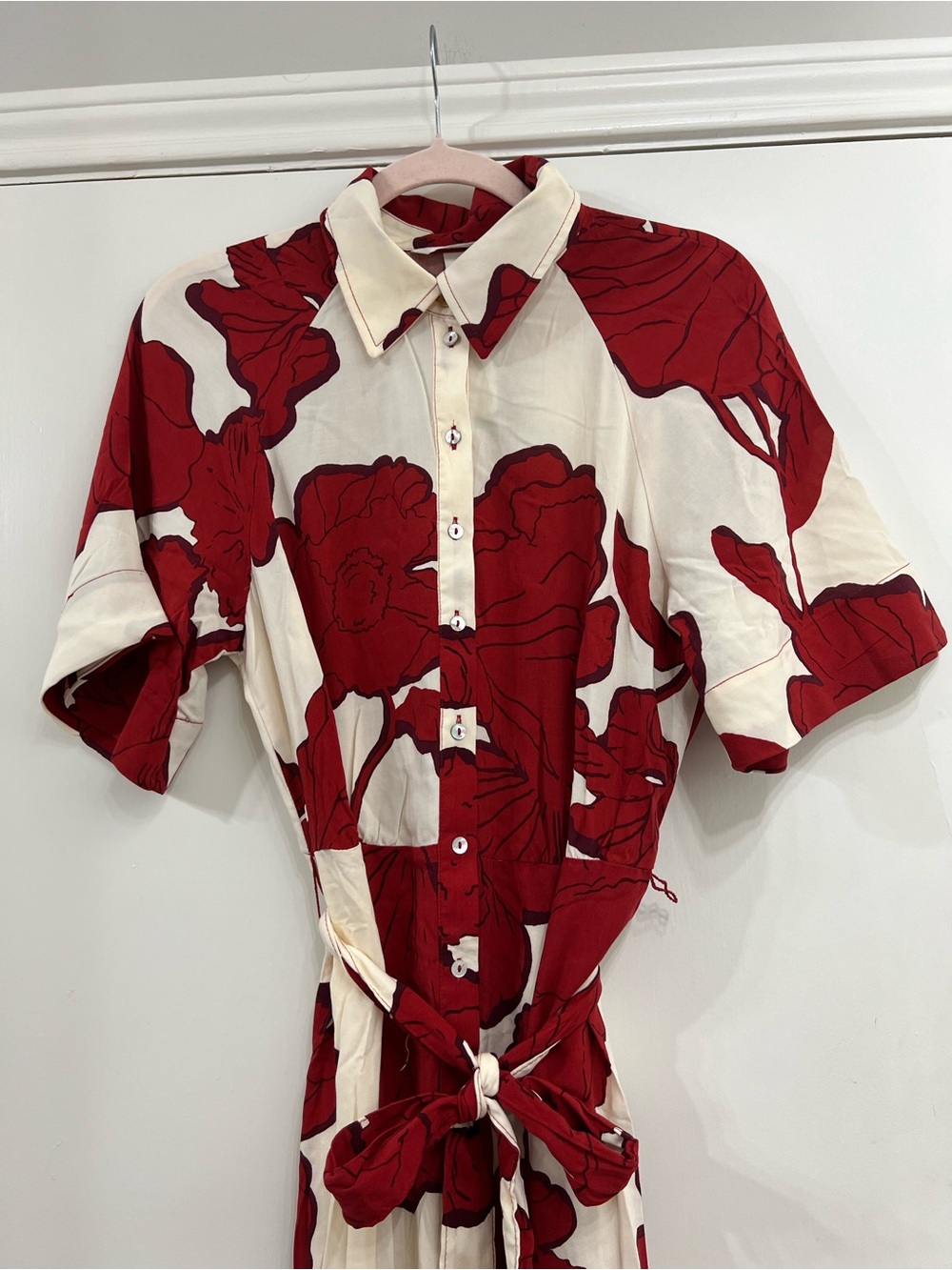 NWT H&M Viscose Midi Belted Shirt Dress Bright Tropical RedFloral Size Small - Picture 3 of 12